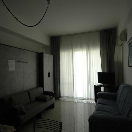 Casa Rosa Apartment Rimini Bagian luar foto