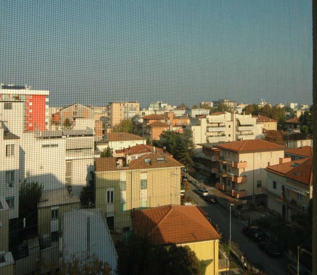 Casa Rosa Apartment Rimini Bagian luar foto